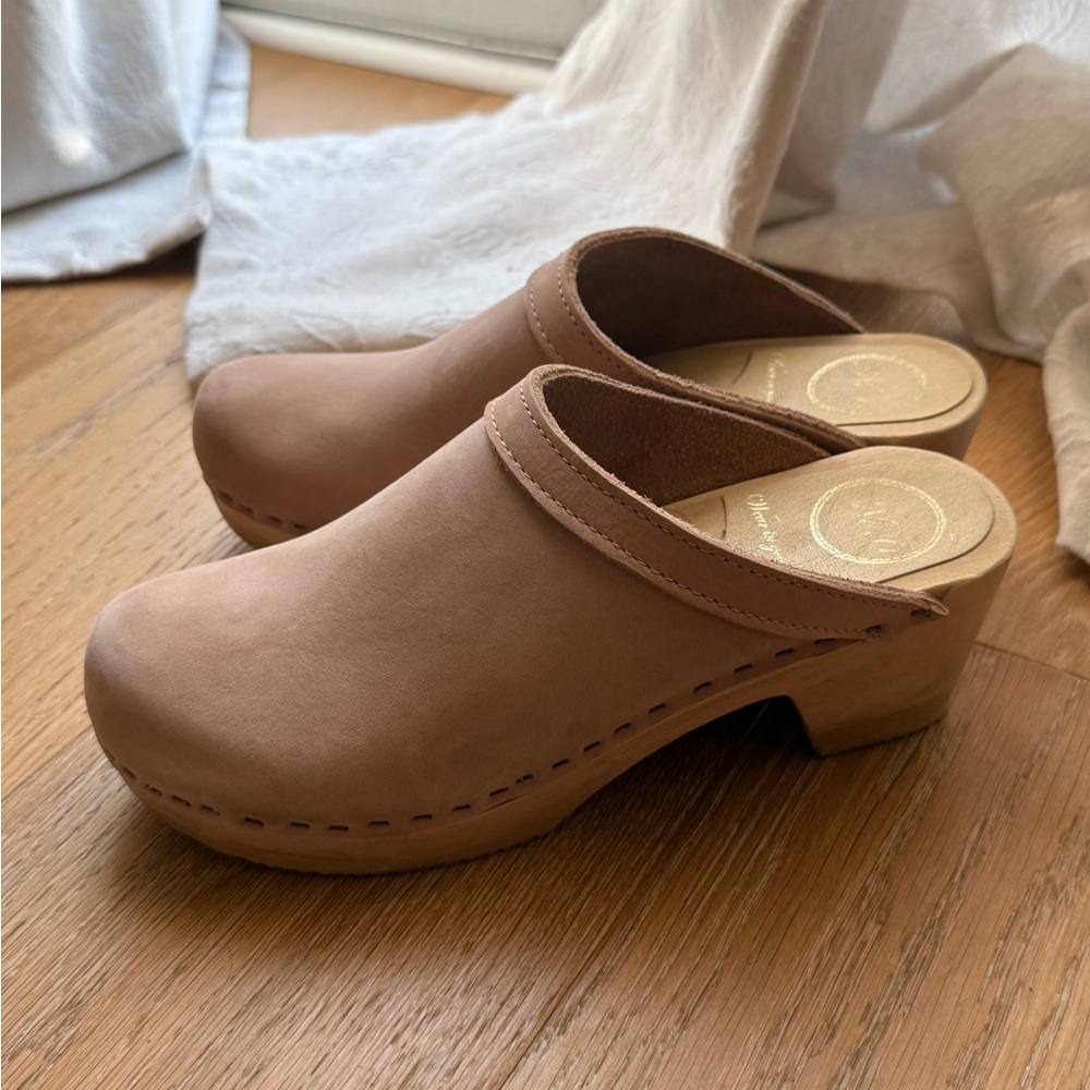 No. 6 Blush Brown Leather Clogs